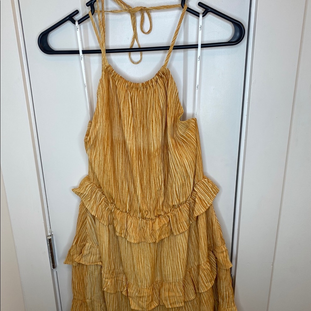 Lulus dress w/ open back